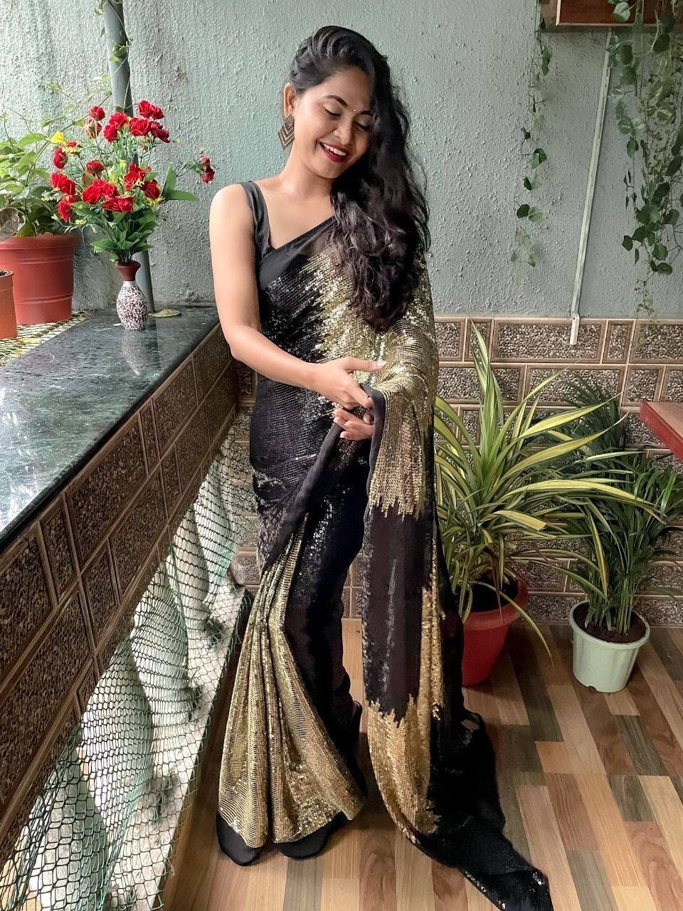 party wear plain saree with border