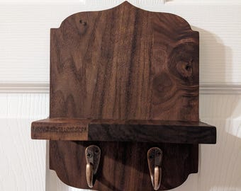 Solid Wood Wall-Mounted Organizer Shelf with Hooks – Dovetailed Slots, Multiple Sizes & Woods