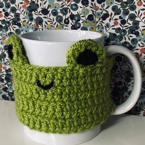 crochet pattern frog mug warmer gifts cosy hug handmade unique coffee tea sweater green cottagecore