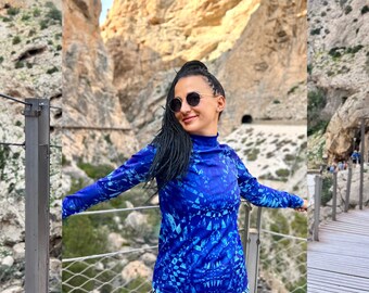 Blue Long Sleeve Fitness Shirt: Abstract Print Workout Top