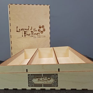 La légende des cinq anneaux LCG grand organisateur de boîte de rangement gravé autonome s'adapte à plus de 2000 cartes à manches !
