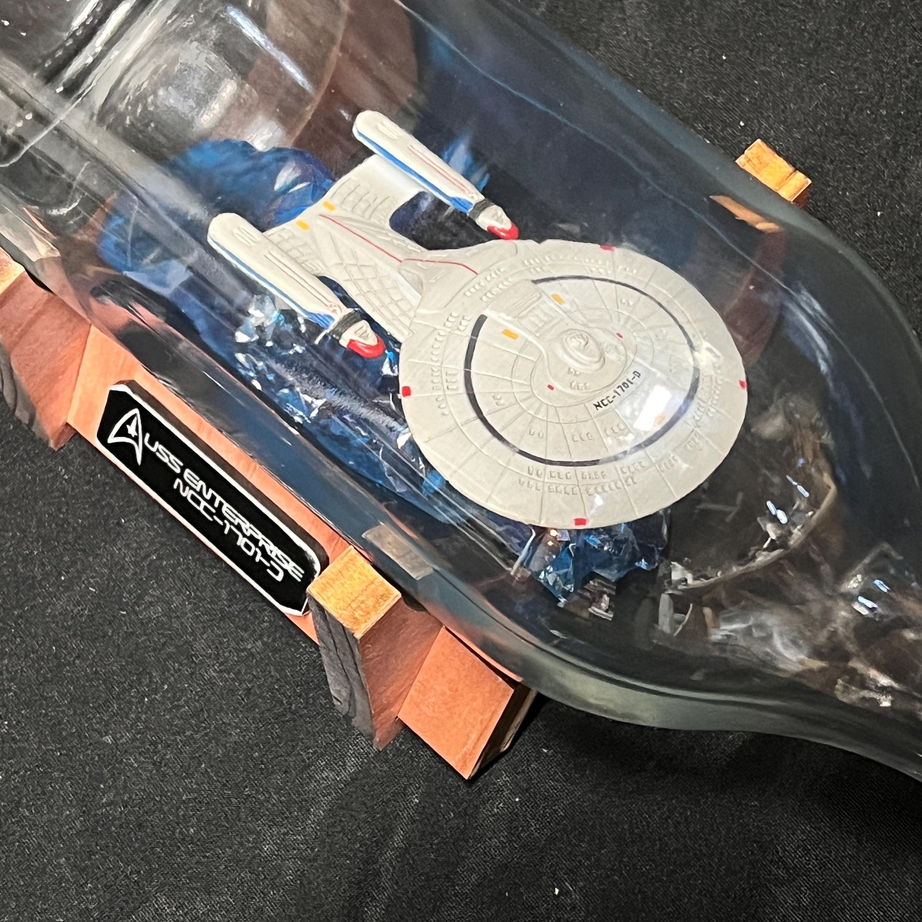 AMERICANEXPRESS ガラスオブジェ Star Trek USS Enterprise NCC-1701-D Starship in a Bottle - Etsy