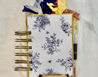 Mini Bee Journal – 3x5 Cinch Bound Notebook, Travel Diary