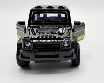 Black Alloy Pickup Truck Model: Opening Doors, Pull Back Toy Car