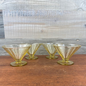 Set of 4 Amber Federal Depression Glass Footed Sherbet Dessert Cups Madrid Pattern