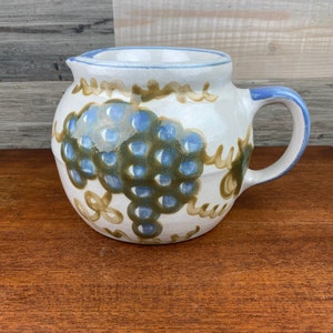 Classic Farmhouse Vintage Louisville Stoneware Harvest Grapes Bean Pot, Pitcher, Louisville Stoneware, Country Decor