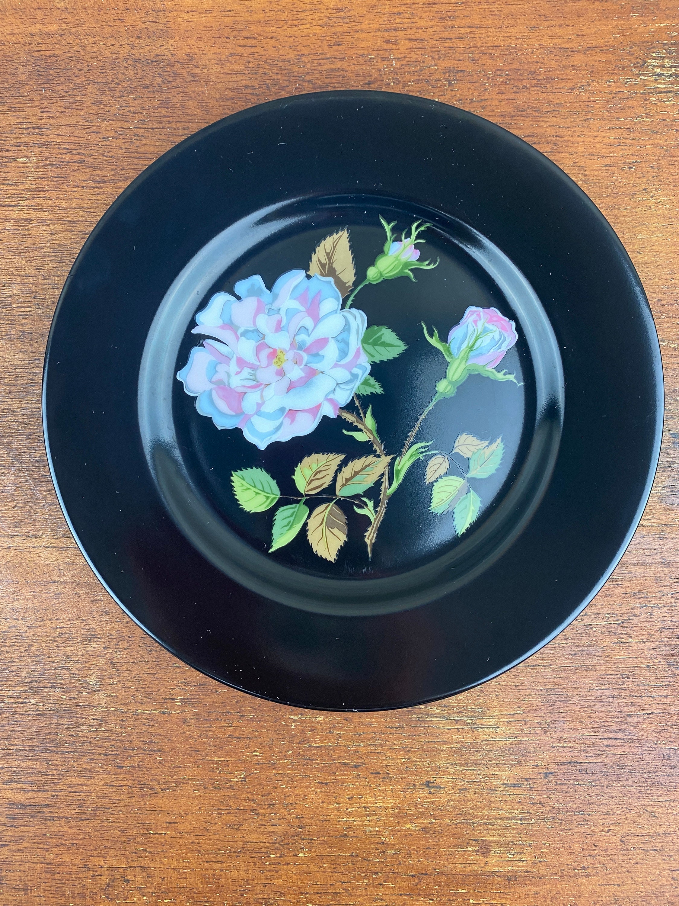 Set of 4 Tiffany and Co. Mrs. Delanys Flowers Dessert Plates