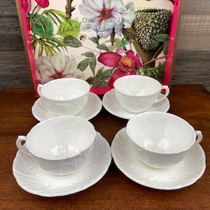 English Country Set of 4 Countryware Teacup & Saucer White Embossed Cabbage Leaves -  Coalport, Wedgwood China