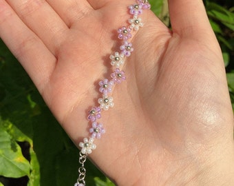 Floral Bracelet Made Of Glass Beads In A ZigZag pattern | Whimsical Lilac | Daisy Bracelet | *DURACOAT SILVER BEAD* |