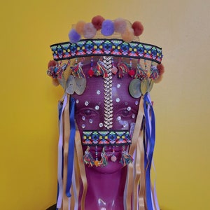 Face accessory with satin ribbons