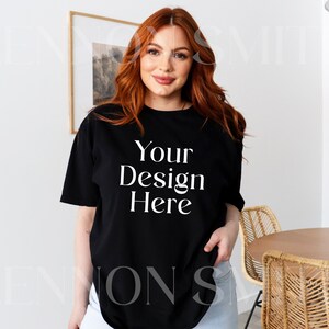 Svart Gildan 64000-modell, svart Gildan-skjorta, t-shirt-modell, modellmodell, svart Gildan-modell, t-shirt-modell, t-shirt-modell, gildan svart modell bild 2