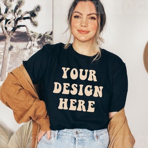 Czarny Gildan 64000 Mockup, Czarna koszulka Gildan, Mockup Tee, Mockup modelu, Czarny Gildan Mockup, Mockup T-shirtu, Mockup T-shirtu, Gildan Czarny Mockup