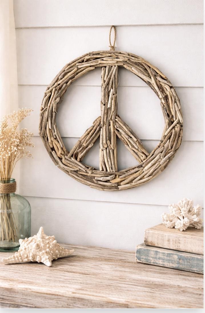 ホールマーク　スヌーピー＆サリーブラウン　ヴィンテージ アートフレーム Driftwood Peace Sign Wall Decor - Etsy