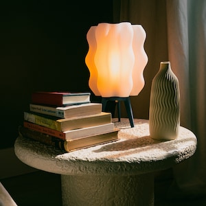 Wavy Lamp Standard - 3D Printed Lamp, Funky Lamp, Sculptural Lamp, Sustainable Lamp, Desk Lamp, Office Lamp, Table Lamp, Modern Lamp