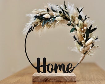 Trockenblumenkranz stehend 20cm, Dekoration, massiver Eichenfuß, Flower Hoop, Geschenk, Eukalyptus , Beige, Schriftzug, Acrylscheibe