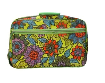 Beautiful Vintage 60s Suitcase Bag Travel Tote Small Floral Flower Red/ Green/Pink, Length 19&quot; ,Width 13.5&quot; Height 4.5&quot;