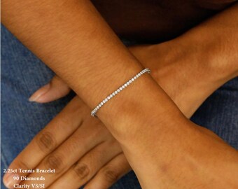 14k White Gold Diamond Tennis Bracelet: 2.25ct Flexible Design