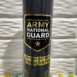 Vaso delgado personalizado de 20 onzas de la Guardia Nacional del Ejército