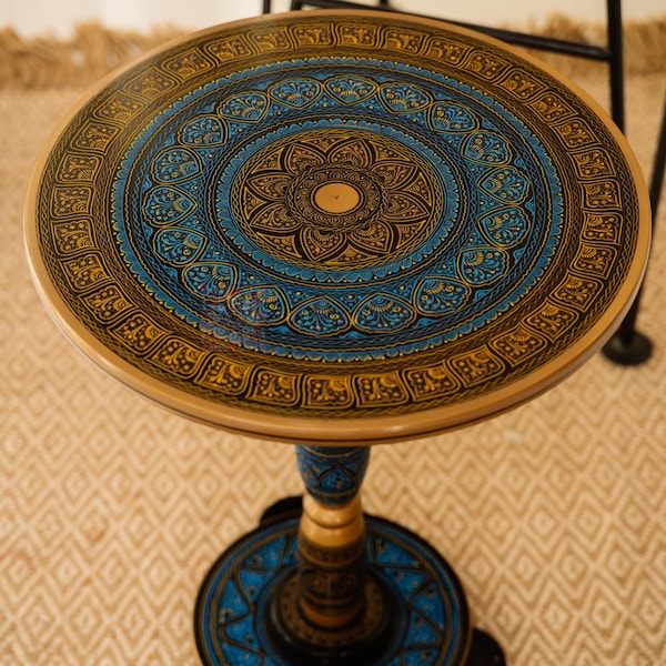 Mesa de centro redonda marroquí pintada a mano: una mesa auxiliar de madera bohemia única para decorar el salón y el dormitorio.