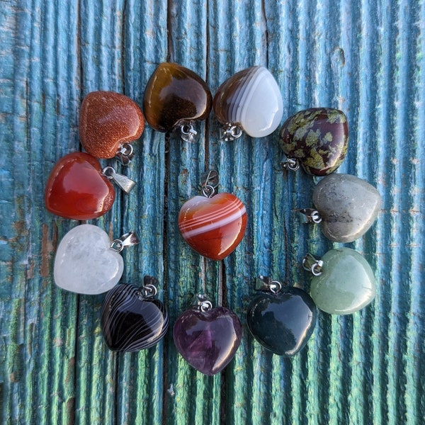 Heart Stone Necklace Gemstone Pendant Heart Shaped Love Necklace Gemstone Heart Jewelry Boho Pendant Gift Healing Crystal Summer Jewelry