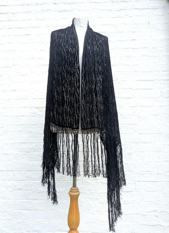1920s 1930s Black Devoré Velvet Shawl | Art Deco Fringed Wrap