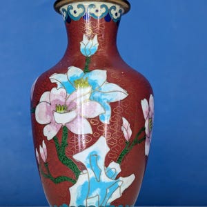 Vintage Cloisonné Enamel Vase: Floral Design, Gold Accents, 5&quot; Tall