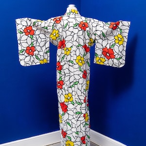 Vintage 1950s Floral Print Cotton Yukata Kimono: Handmade Japanese Robe
