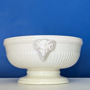 Antique Wedgwood Edme Rams Head Footed Bowl – Vintage Queen's Ware – Art Deco Elegance – Fruit Bowl, Planter, Decorative Serving Dish