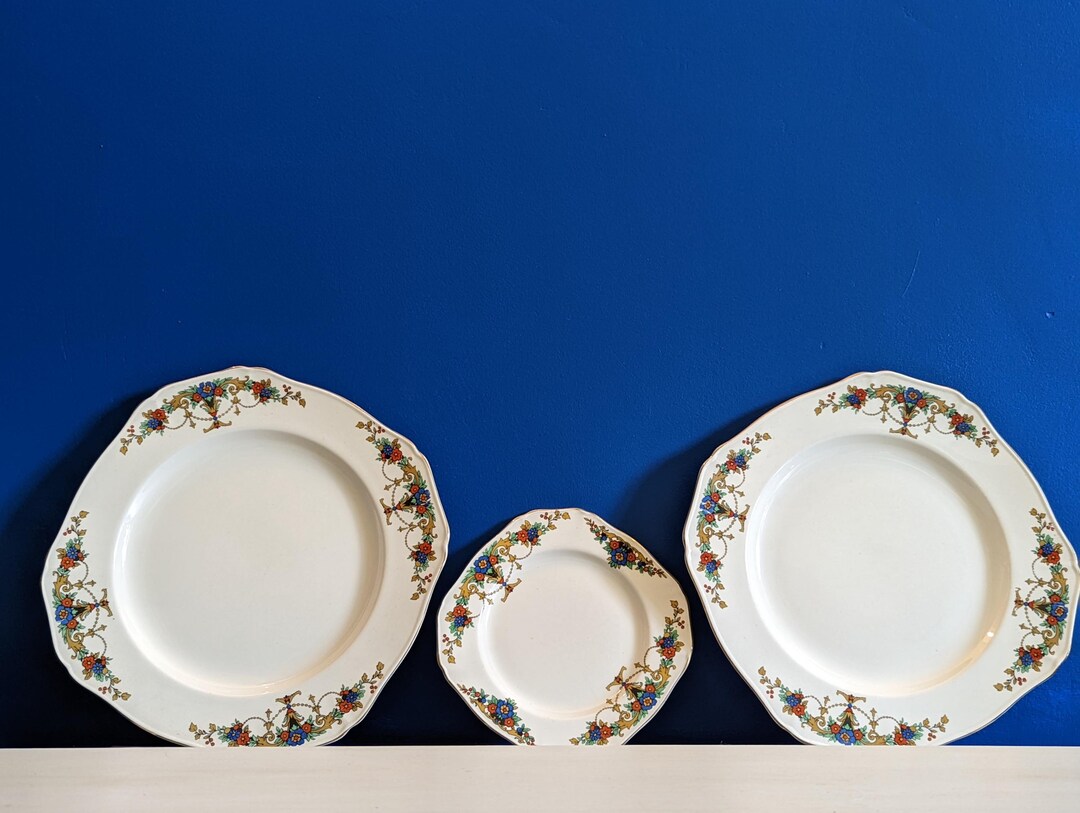 Vintage Alfred Meakin Plate Set: 1930s Floral Garland Art Nouveau