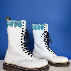 Custom Embellished White Dr Martens 1914 Boots – UK Size 5 / EU 38 / US 7 – Glitter & Lace Festival Wedding Style