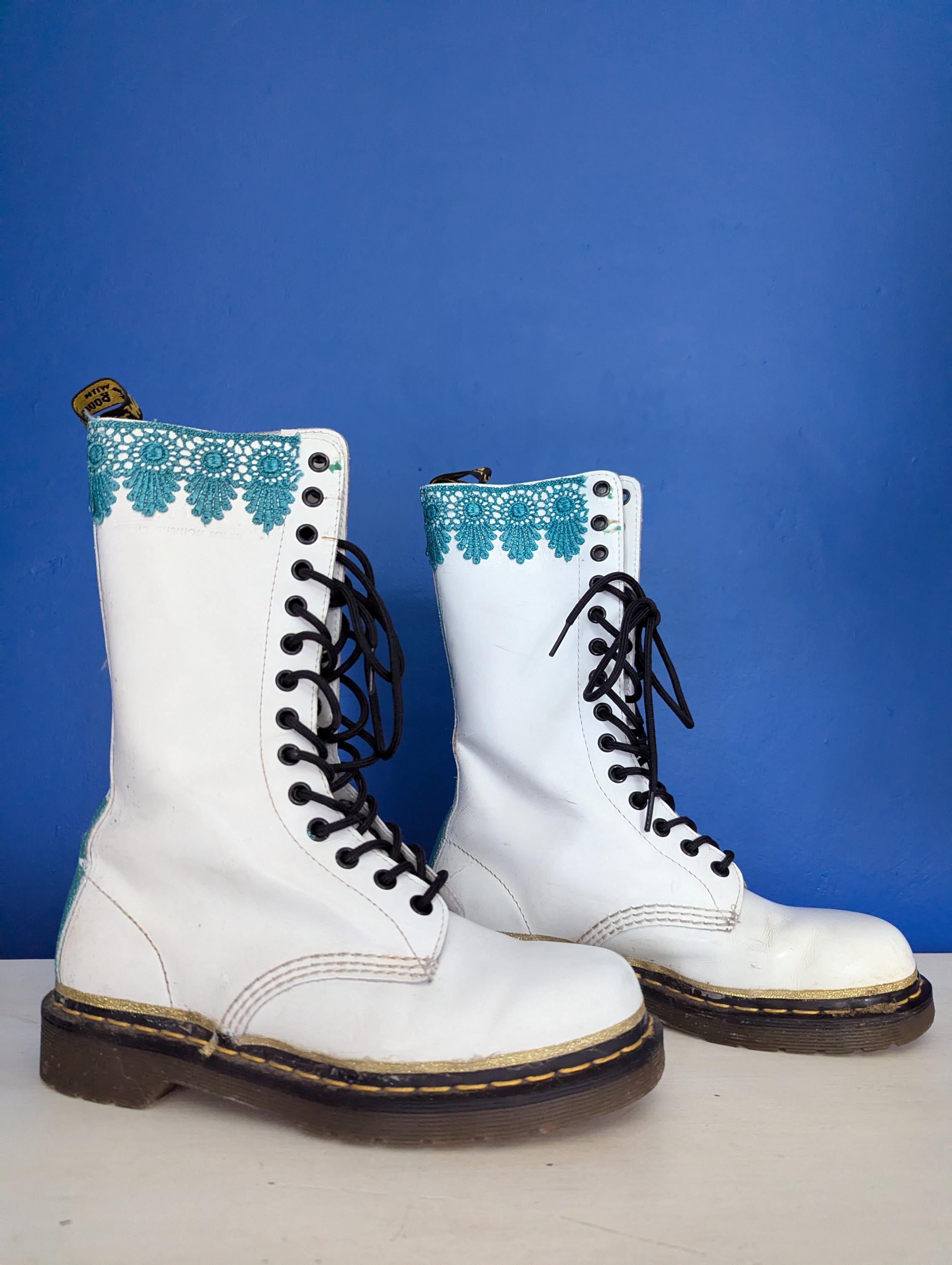 Dr.MartensドクターマーチンCHUNKY GLITTERグリッターUK4 Junior 1460 Chunky Glitter in Multi Silver | Dr. Martens