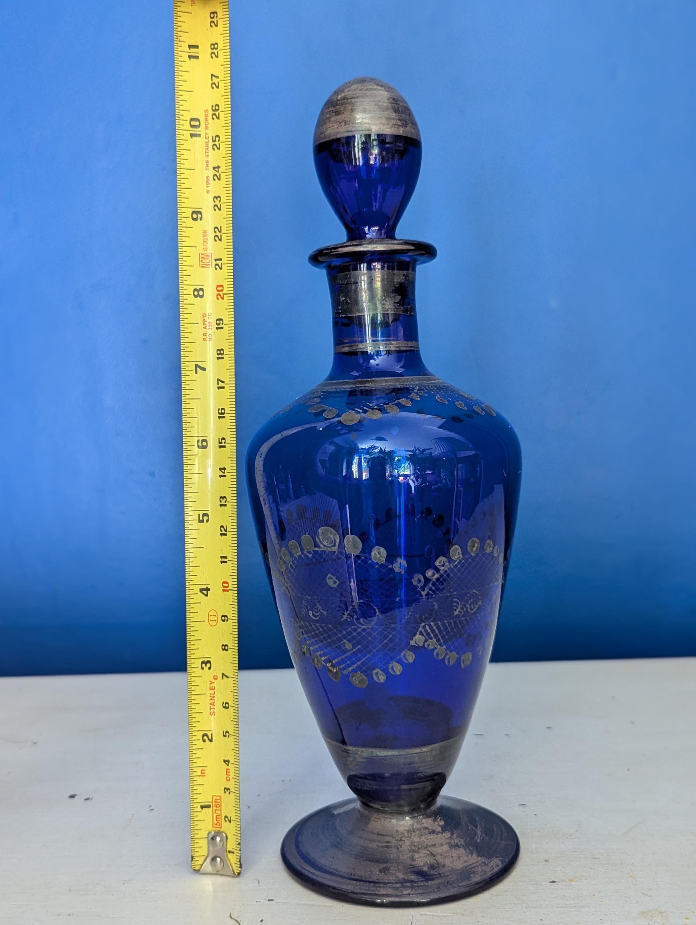 ヴィンテージ コバルトブルー ガラス デキャンタ：シルバー