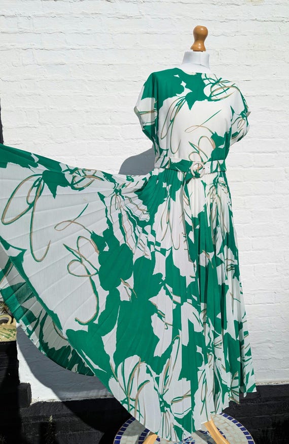 jasper conran green dress White Pleated Midi UK 14 | size-womens-clothing_38