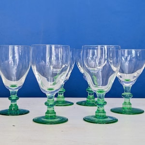 Vintage Mid-Century Emerald Green Stemmed Sherry Glasses – Set of 6 | 1950s/60s Liquor Glasses | Cocktail Cabinet Decor | Green Glassware