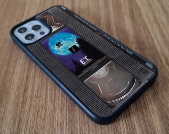 Cassette VHS ET Film ET Affiche Extraterrestre Snapback Couverture de téléphone en caoutchouc pour iPhone et Samsung - Cadeau