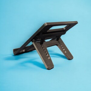 The Presenter Stand - Soporte portátil para libros compatible con CGC, revistas, novelas y más...