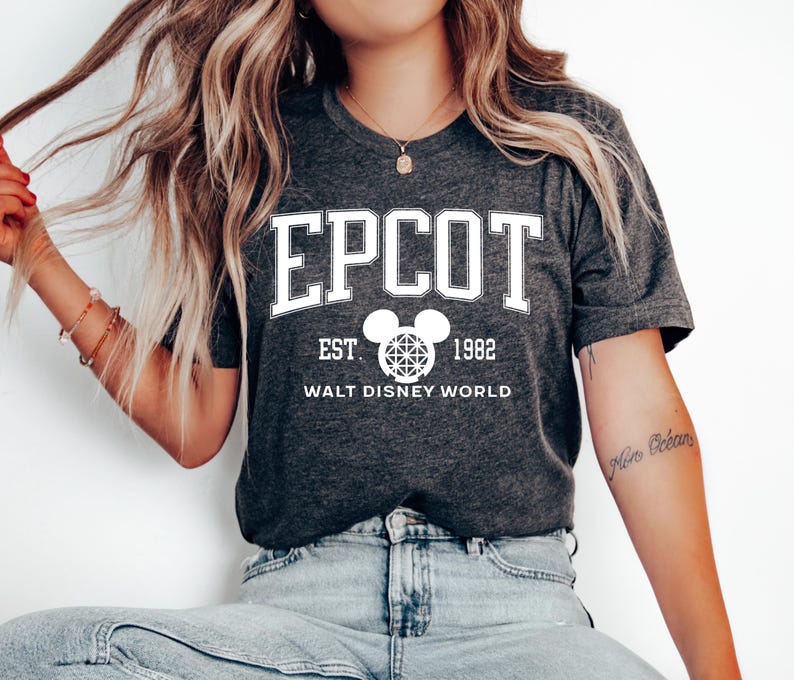 Chemise Epcot Disney, t-shirt Epcot, Epcot depuis 1982, chemise World Traveler, chemise Disney vintage, chemise Disney Epcot, t-shirt voyage Epcot image 3