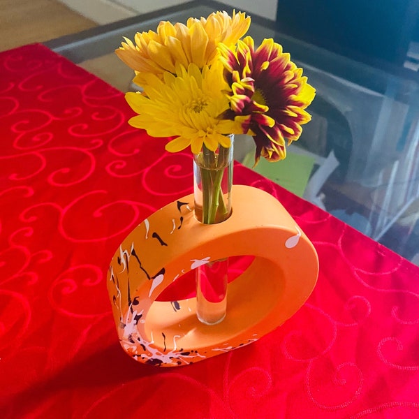 Round Orange Vase // Spring decor, Mothers Day flowers, Table centerpiece, Wedding centerpiece, Wedding vase, New home gift, Orange decor