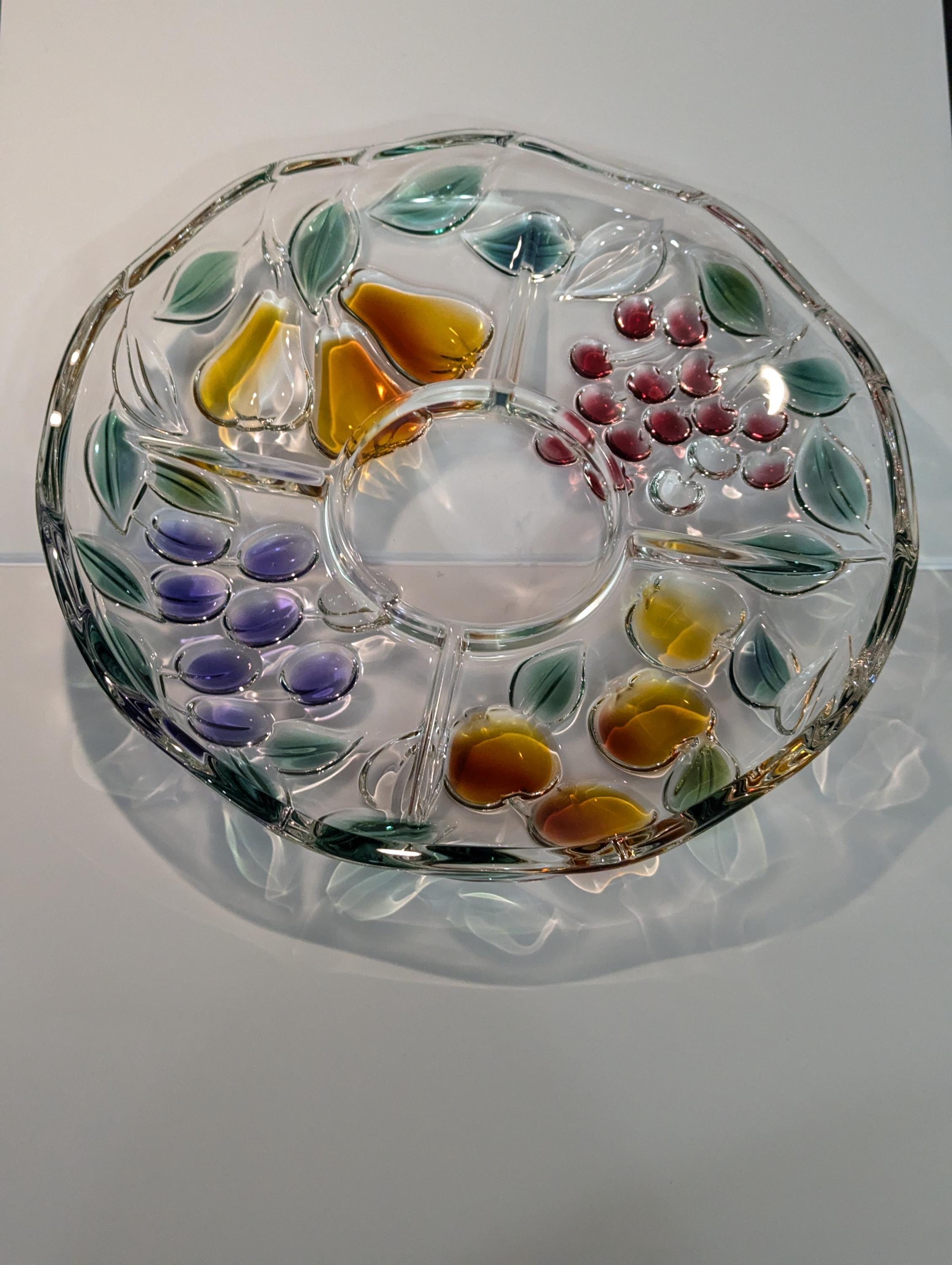 Excellent Condition Vintage Mikasa Style Round Fruit Platter Chip