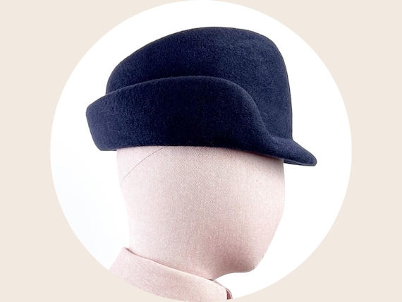 Navy Wool Trapper Hat: Structured Streetwear Cap – Felt Winter Hat – Handmade Germany