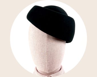 Women’s Small Black Hat – Wool Felt – Modern Sculptural Pillbox – Handmade in Germany – Custom
