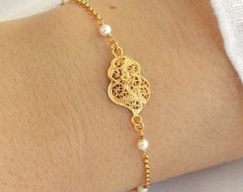 Portuguese Viana's Heart Bracelet • Delicate Pearl Filigree Bracelet • 24k Gold Plated 925 Sterling Silver • Portugal Jewelry for Her