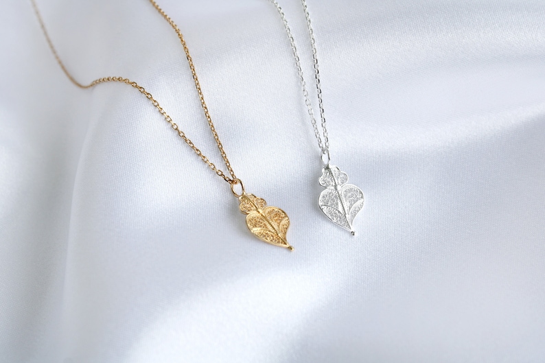 Tiny Viana's Heart Necklace Portuguese Filigree Necklace 24k Gold Plated / 925 Sterling Silver Delicate Viana Chain Necklace image 4