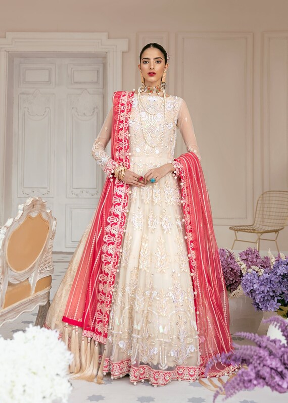 white maxi dress for wedding pakistani