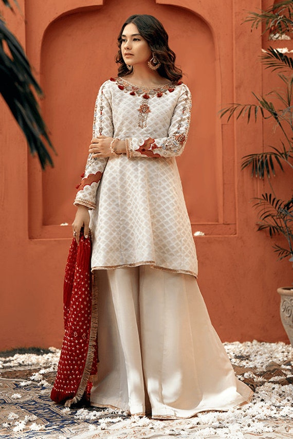 gharara pakistani dress fashion style  Pakistani outfits Pakistani  wedding outfits Indian outfits