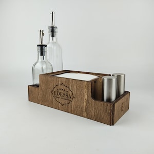 Kundenspezifischer hölzerner Serviettenspender-Organisator mit Logo, rustikaler Salz- Pfeffer-Zuckergewürz-Souce-Aufbewahrung, Bbq-Caddy, Bauernhaus-Caddy, 10518