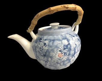 Japanische Teekanne In Blau und Weiß, Kleine Keramik Teekanne aus Japan, Kleine Vintage Blaue Blumen Keramik Teekanne, Kleine Porzellan Teekanne Geschenk