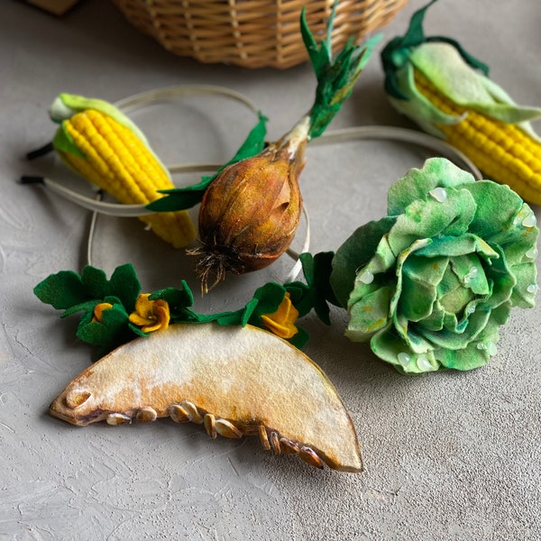 Bandeau en feutre, accessoires avec fleurs, carotte, melon, chou, oignon, pomme de terre, pomme, poire, maïs, légumes et fruits en feutre