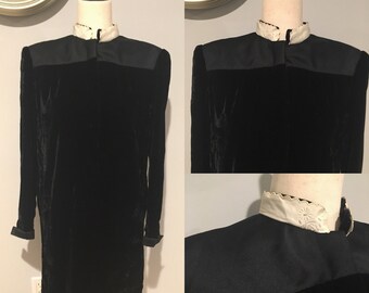 1960's Vintage Black Velvet Dress  Size Large-Medium Vintage Black Velvet White  Collar Black White Velvet Dress