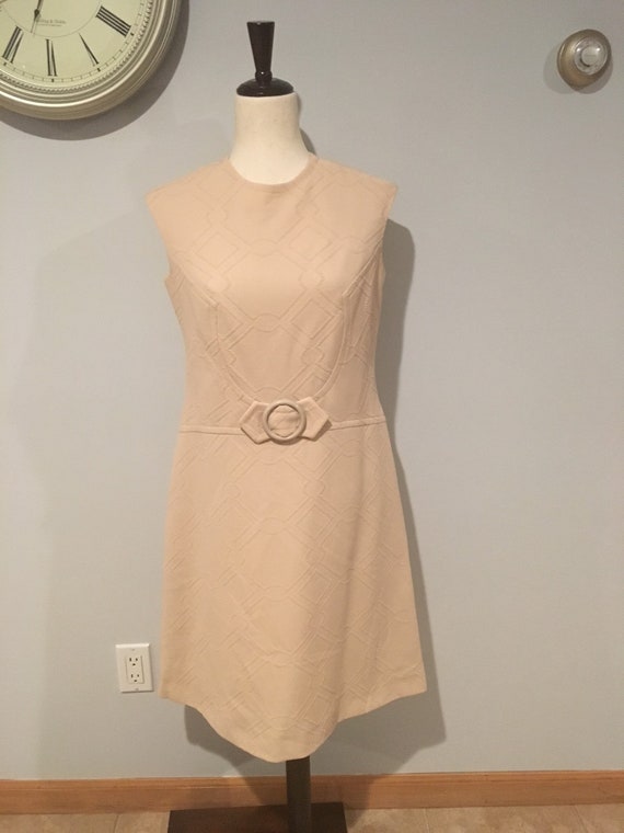 Nude Beige Cream 1960's Belted Shift Dress Swingi… - image 2